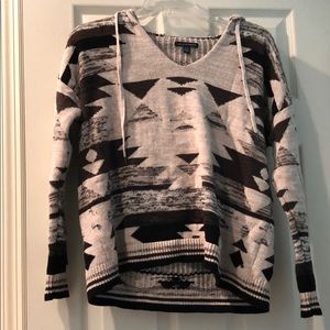 American Eagle hooded pull over